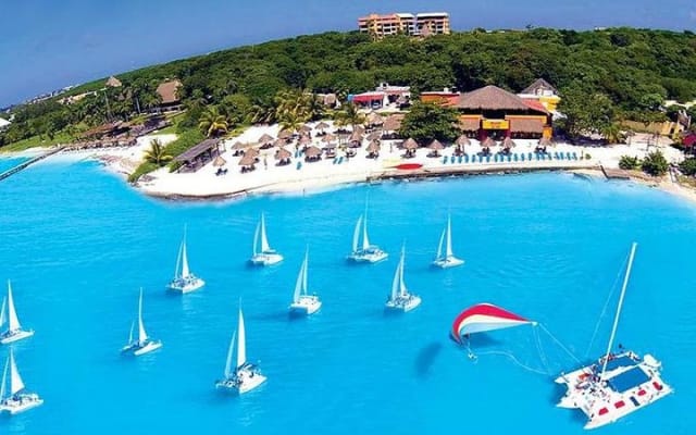 Snorkeling Adventure in Isla Mujeres photo 7