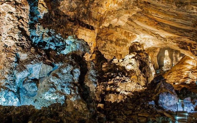 Cacahuamilpa Caves and Taxco: Private & Small Groups From Mexico City