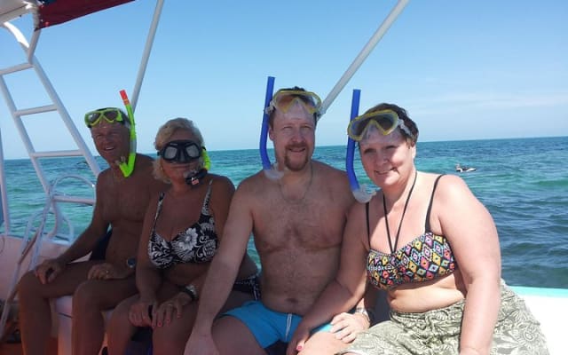 Relaxing private boat tour to Cabo Catoche with fishing photo 4