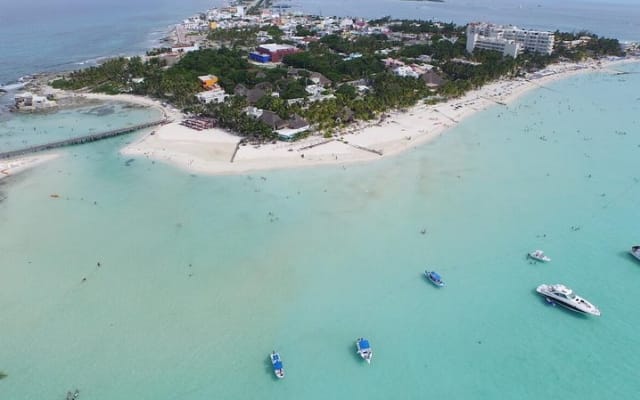 Enjoy an amazing day in Isla Mujeres with snorkeling food, drinks photo 10