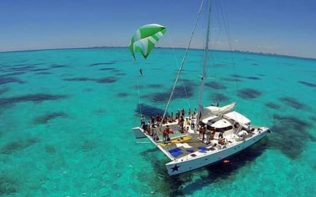 Enjoy an amazing day in Isla Mujeres with snorkeling food, drinks photo 13