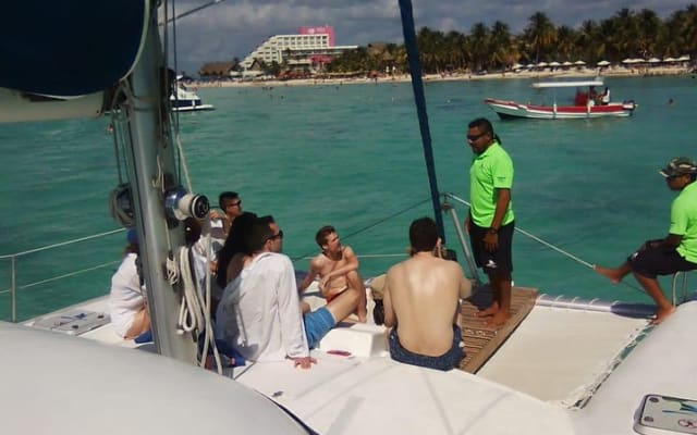 Enjoy an amazing day in Isla Mujeres with snorkeling food, drinks photo 6