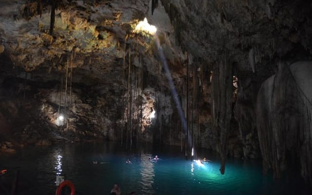 Chichen Itza - Cenote - Valladolid photo 6