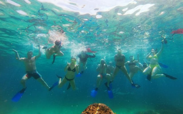 Lands End Luxury Sail and Snorkel Cruise in Cabo San Lucas