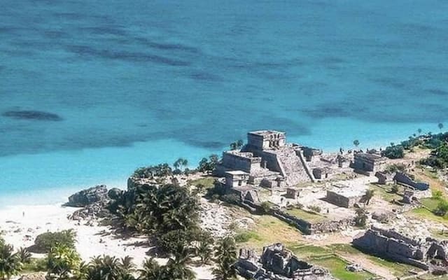 Yucatan Peninsula Full-Day Private Tour: Akumal, Tulum Ruins and Cenote Swim photo 4