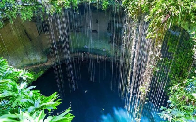 Private Chichen Itza, Cenote and Valladolid Tour with Lunch