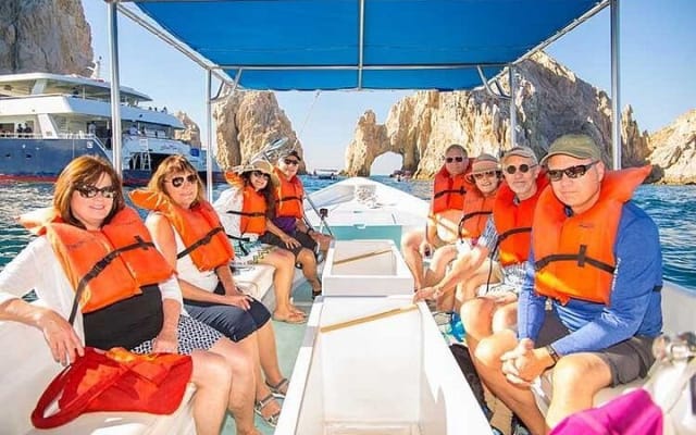 Paseo en bote con fondo de cristal por Cabo San Lucas hasta el famoso Arco photo 6