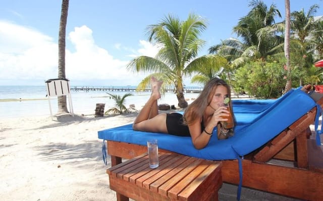 Amazing tour to the beauty Isla Mujeres with Snorkel and open bar photo 5