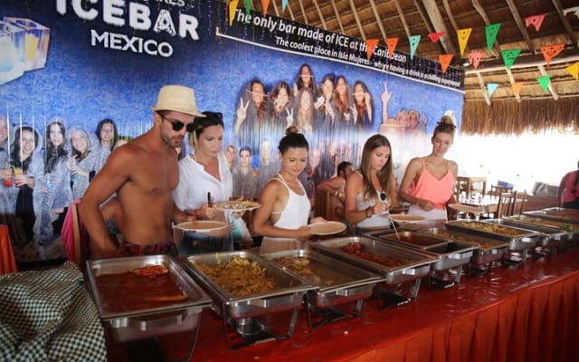 Amazing tour to the beauty Isla Mujeres with Snorkel and open bar photo 12