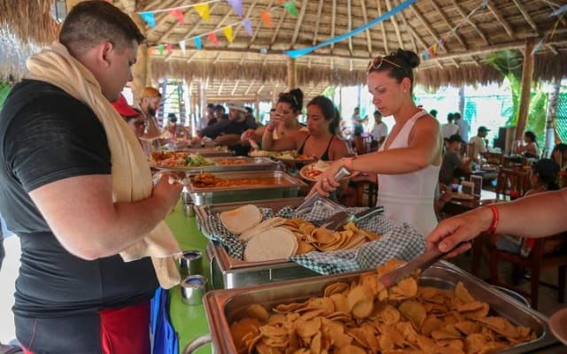 Amazing tour to the beauty Isla Mujeres with Snorkel and open bar photo 15