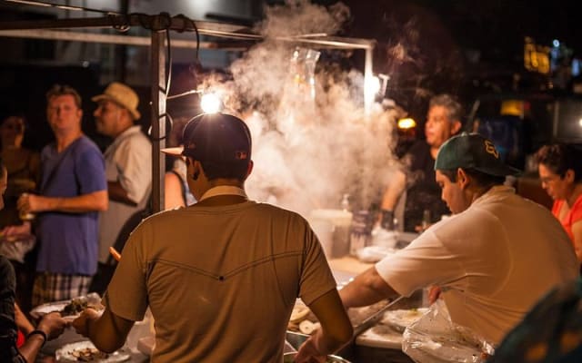 Visite gastronomique nocturne Taco Adventure avec Vallarta Food Tours photo 7