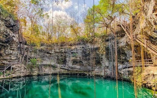 Private Tour at Cenote Xcanche and Colonial City of Valladolid Day Trip photo 2