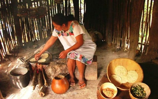 Oncelife experience of CHICHEN ITZA NIGHT SHOW. Cenote and Valladolid included. photo 6