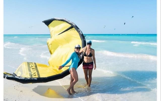 Kitesurfing lessons in Isla Holbox photo 7