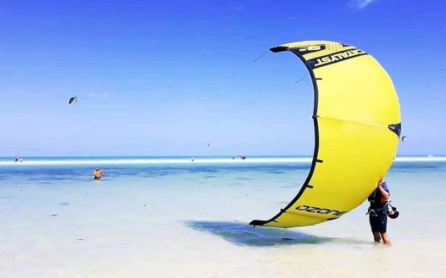 Kitesurfing lessons in Isla Holbox photo 3