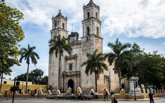 Discover the MAGIC of Chichén Itzá, Sacred cenote and Valladolid photo 5
