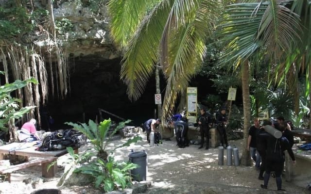 Go for 2 dives in cenote Dos ojos for certified divers photo 3