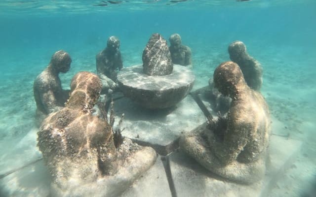 Breathtaking experience driving a speedboat in Cancun with Snorkeling included photo 2