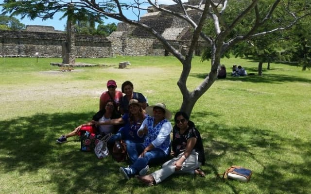 Excursion guidée d'une demi-journée à Monte Albán photo 4