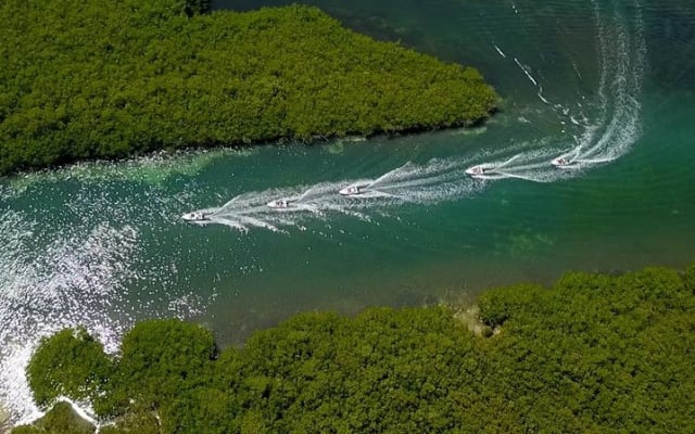 The most EXTREME SPEEDBOAT TOUR in Cancun. Includes Snorkel and Tour Guide photo 10