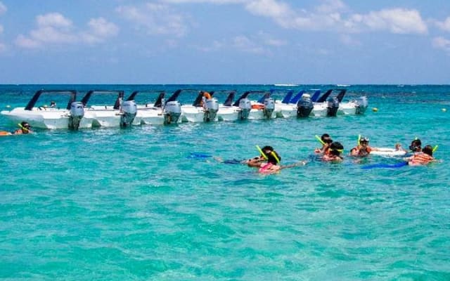 Live this extreme experience, Speedboat tour & snorkel included. photo 7