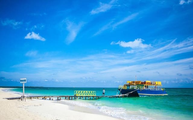 Discover the magic at HOLBOX & Punta Mosquito. Lunch included. photo 10