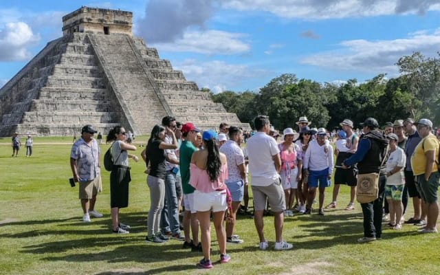VIP tour to Chichen Itza, Hubiku & Ik Kil. Lunch and transport photo 6