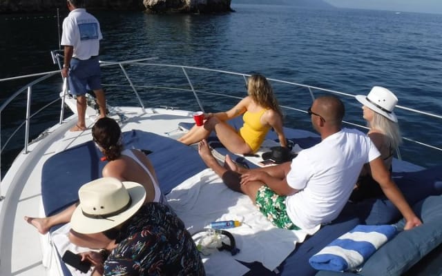Charter privé de 4 heures - Yacht Bertram de 57 pieds photo 2