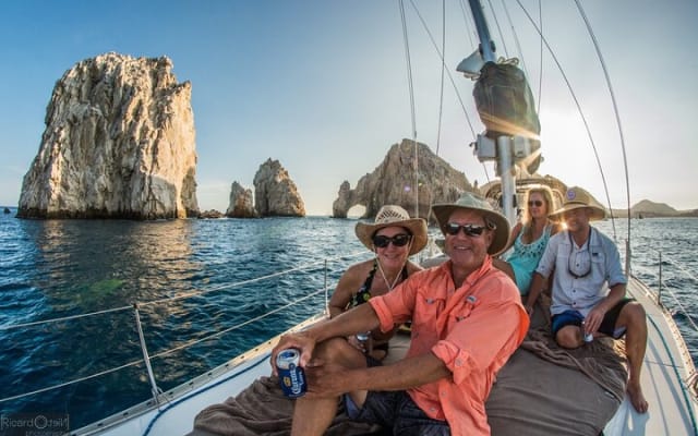 Velero privado de lujo de 42 pies con snorkel en Los Cabos photo 2