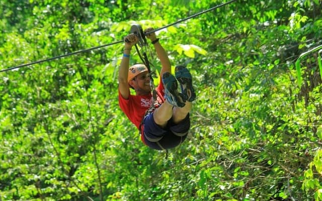 ¡La mejor tirolesa en el dosel de Puerto Vallarta + caminata por el puente Jorullo! photo 7