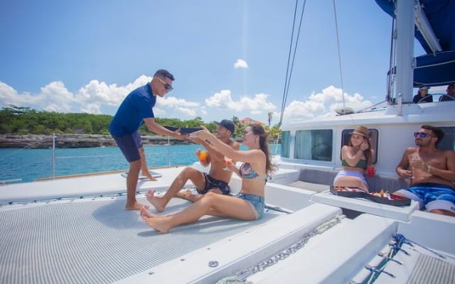 Half-Day Luxury Sailing Experience in Tulum with Open Bar photo 3