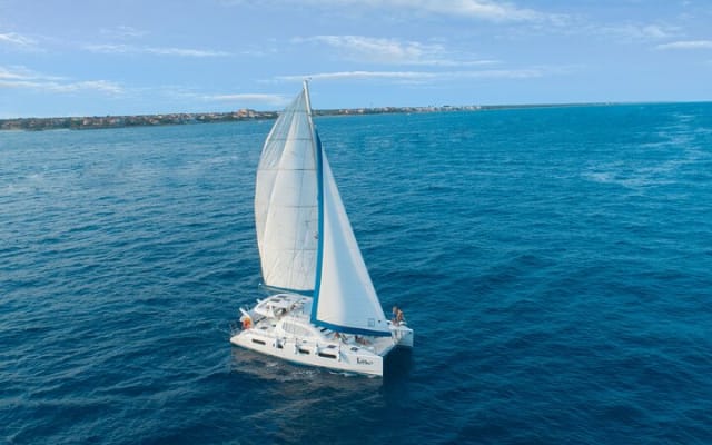 Half-Day Luxury Sailing Experience in Tulum with Open Bar photo 2
