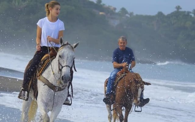 Paseo a caballo en Sayulita por senderos de selva hasta la playa photo 9