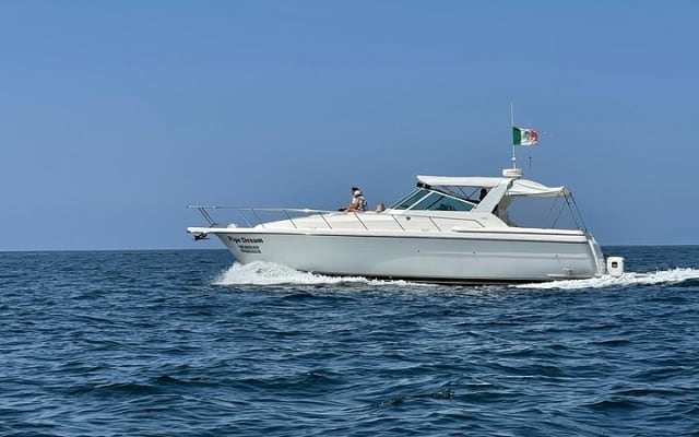 Private Yacht, Sightseeing, Snorkeling and Private beaches photo 4