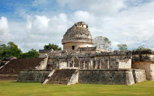 Tour privado de día completo a Chichén Itzá y santuario maya photo 2