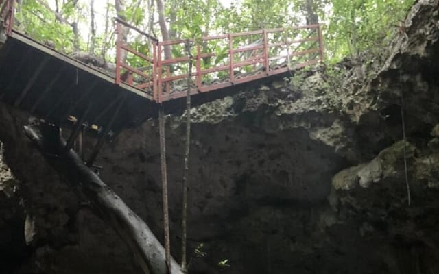 Tulum Area Experiences 2 Tank Guided Scuba Dives at Dos Ojos Cenote's + Lunch photo 8
