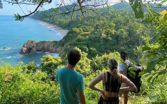 Experiencia de senderismo y yoga en la selva en México photo 7