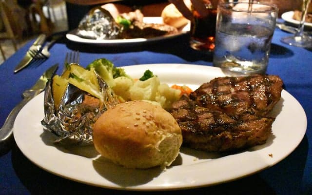 Live a Romantic Night Cruise Dinner at COLUMBUS (open bar included) photo 7