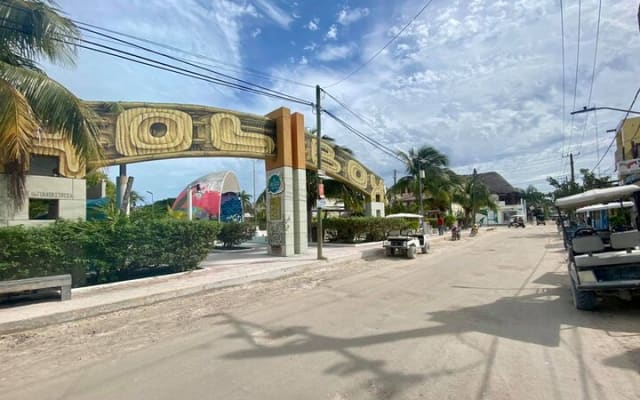 Holbox Island Tour Punta Mosquito Local Culture and Lunch photo 4