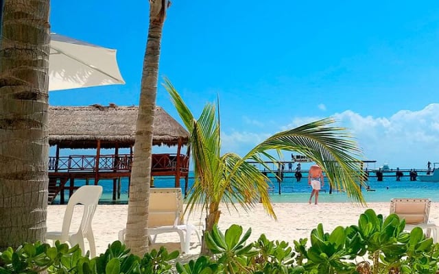 Beach Club Brunch with beautiful views of the Caribbean Sea photo 2