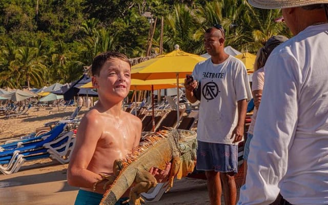 Private Boat Tour to Yelapa with Snorkeling and Village Hike photo 12