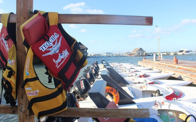 Live this extreme experience, Speedboat tour & snorkel included. photo 2