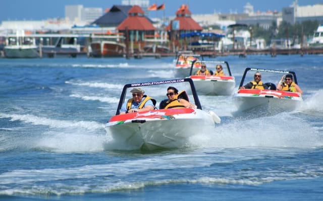 Breathtaking experience driving a speedboat in Cancun with Snorkeling included photo 5