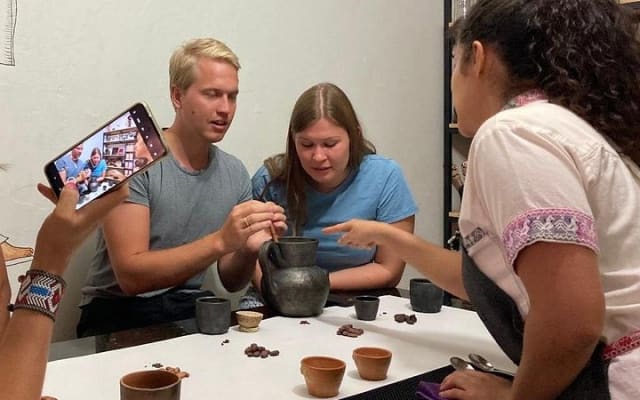 Experiencia de cacao y chocolate en Oaxaca para grupos pequeños photo 13