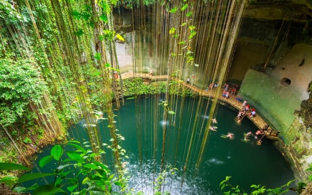 Unique experience in Chichen Itzá, 2 Cenotes and Valladolid photo 9
