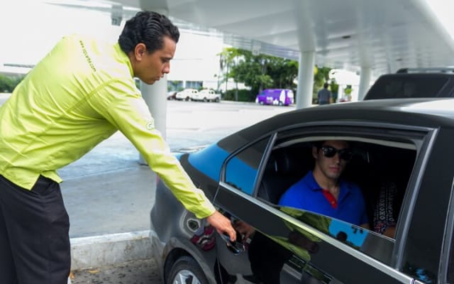 Departures in Luxury Sedan from Tulum to Cancun Airport photo 4