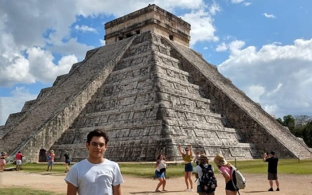 Tour to Chichen Itza with Cenote Ikkil photo 3