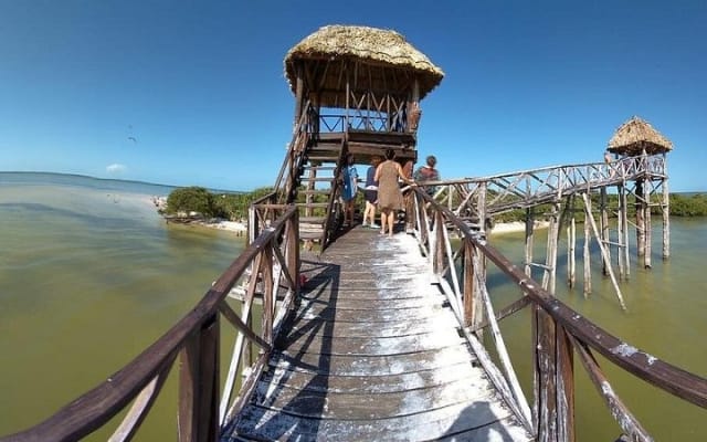 Tour privado al atardecer en Isla Holbox photo 4