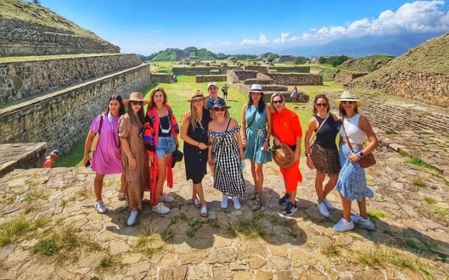 Private Tour: Monte Albán, Hierve el Agua, Teotitlán and Mezcal