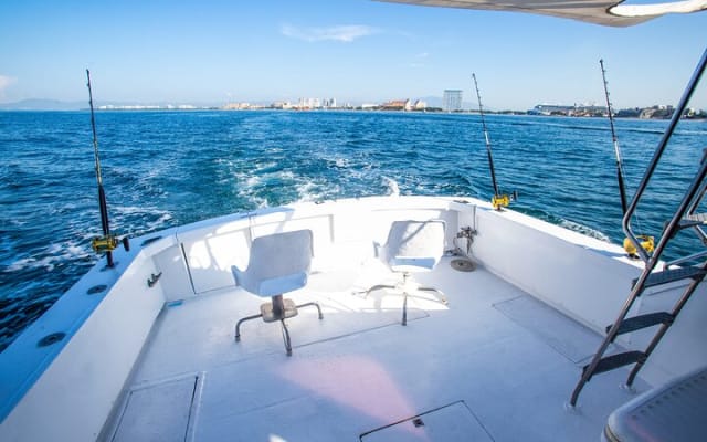 Private 38ft Boat Charter: Fishing & Snorkeling Cruise photo 10